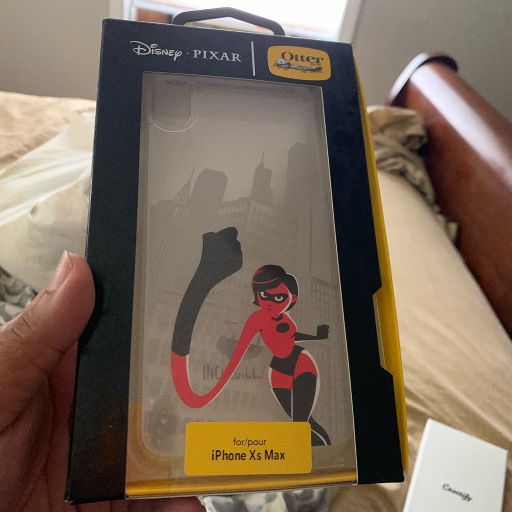 Symmetry Clear Incredibles Case for iPhone XS Max